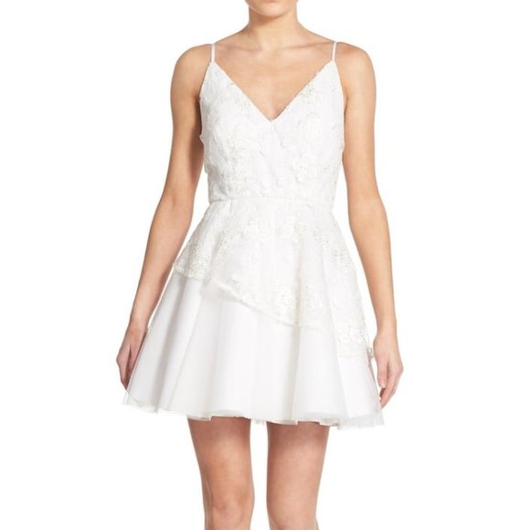 NWT Dear Moon White Flirty Fun Lace Skater Dress HOLIDAY - Picture 1 of 11
